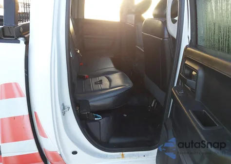 2021 Ram 1500 Classic Tradesman 4X2 6'4 Box из США, поврежденный, VIN 1C6RR6FG9MS563280